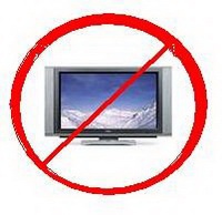 Навіщо Церква дозволяє трансляцію пасхального богослужіння? Чи не замінить телевізор церкву?